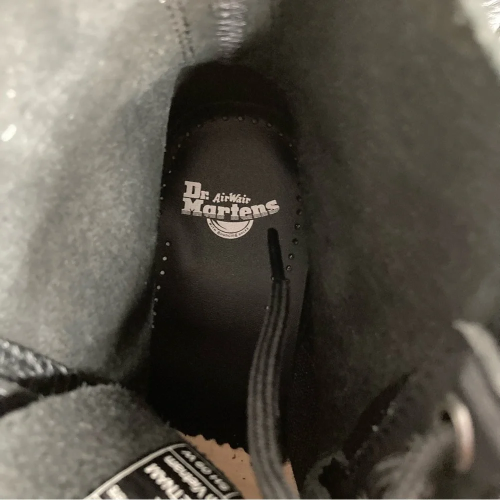 Dr. Martens Women's Sinclair Bootie. Sz: 6 - Picture 11 of 13